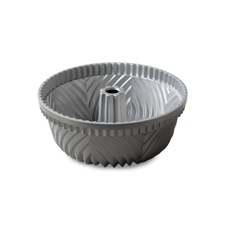 Nordic Ware Non-Stick Bavaria Bundt Pan